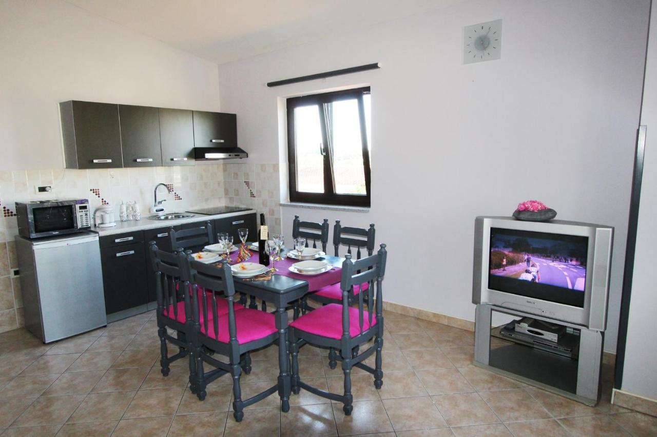 Apartment Marko Rovinjsko Selo Bagian luar foto